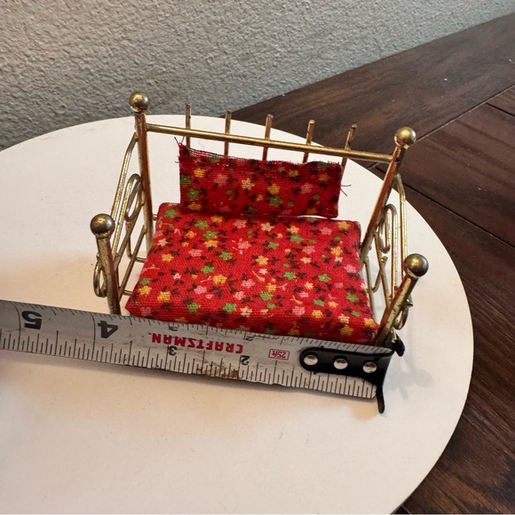 Vintage dollhouse furniture gold brass bed - Picture 4 of 5